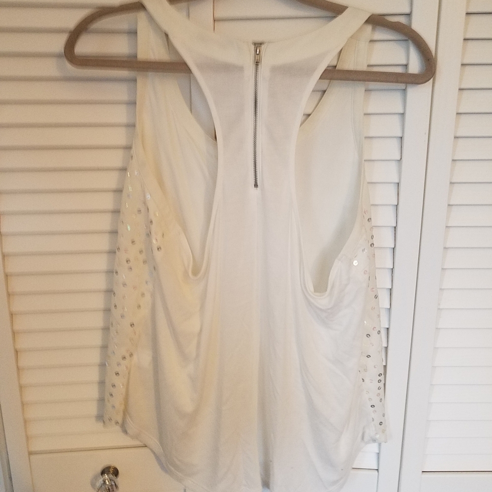 Top - Picture 2 of 3